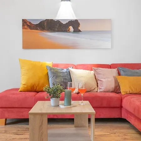 Apartamento Rossi With Magical Garden Pula